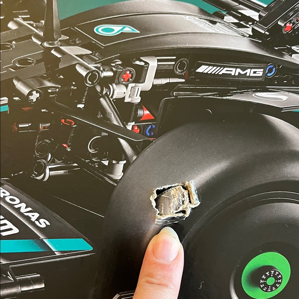 Lego Mercedes-AMG F1 W14 E Performance model set - Picture 6 of 6
